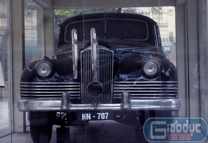 Chiếc xe này do Trung ương Đảng Cộng sản Liên Xô tặng Trung ương Đảng Lao động Việt Nam năm 1954.